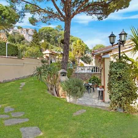 Villa Sleeps 6 Lloret de Mar