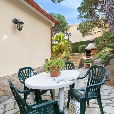 Sleeps 6 Villa