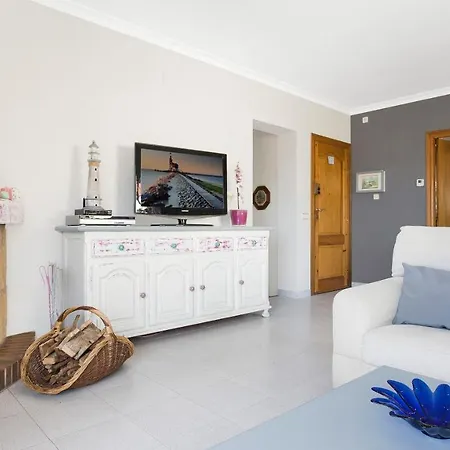 Sleeps 6